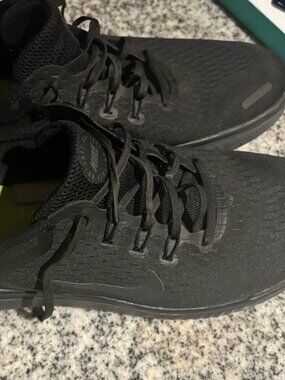 Men's Nike Free Run Tennis Shoes Size 13